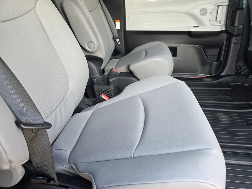 New 2026 Toyota Sienna XLE FWD image 20