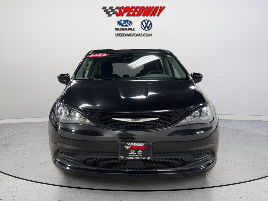 Used 2023 Chrysler Voyager LX FWD image 13
