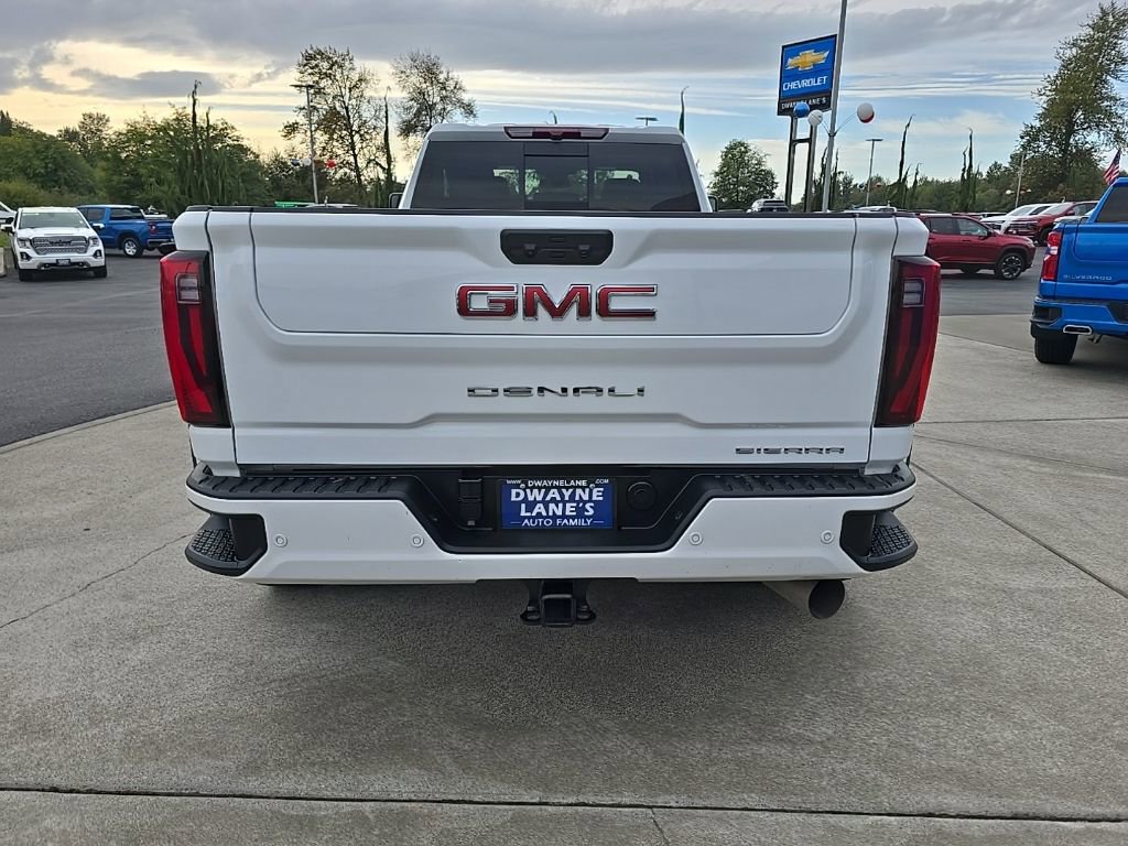 Used 2025 GMC Sierra 3500 Denali image 5