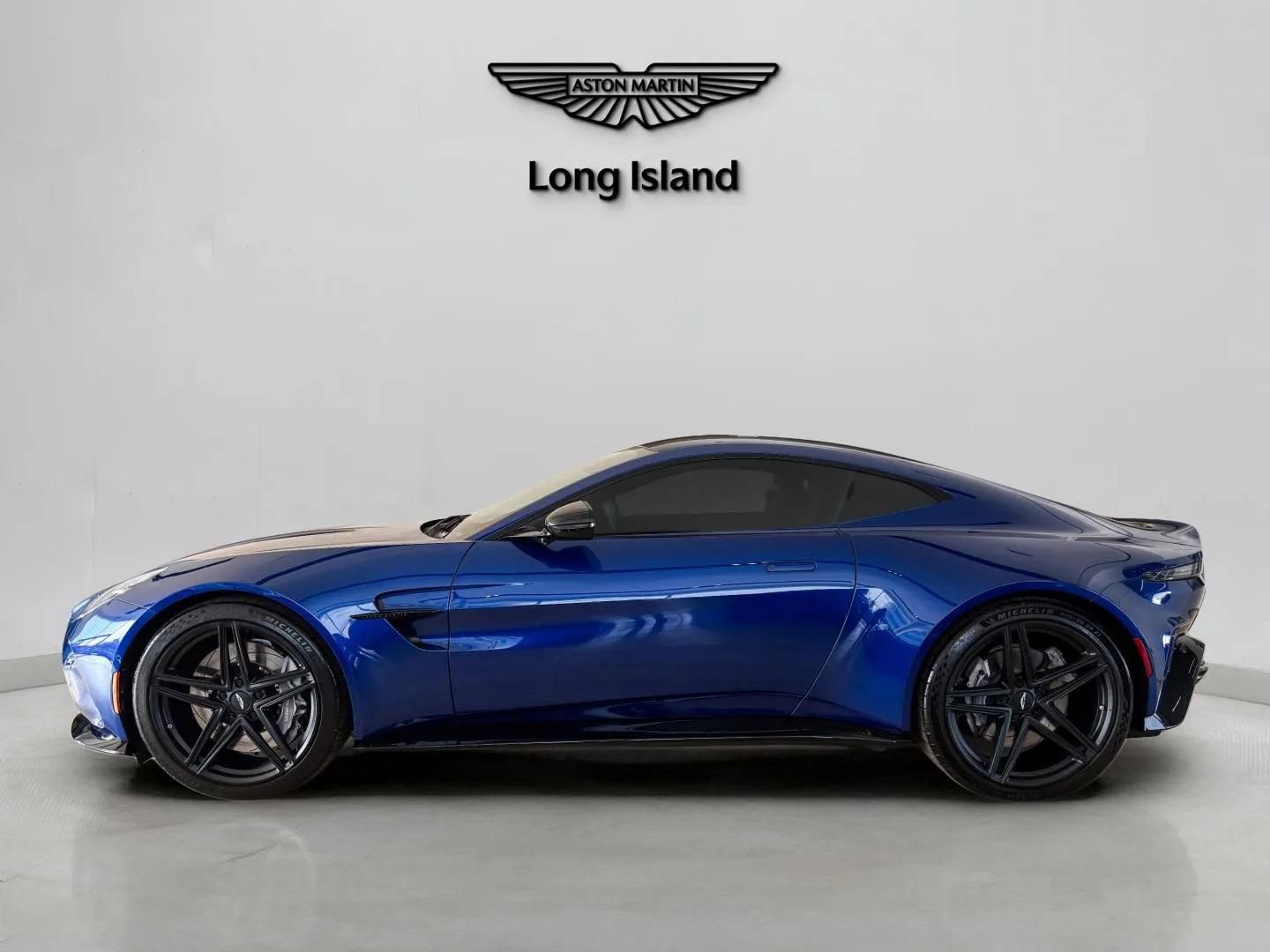 Used 2025 Aston Martin V8 Vantage Coupe image 7