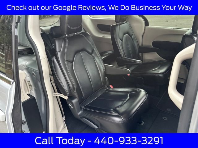 Used 2023 Chrysler Pacifica Touring-L FWD image 20