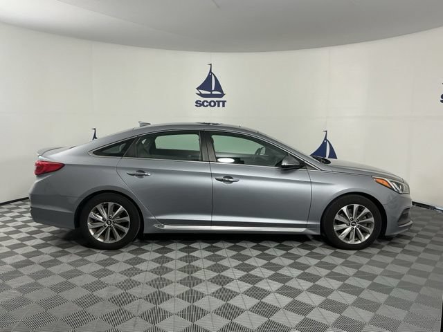 Used 2016 Hyundai Sonata Sport w/ Option Group 1V FWD image 6