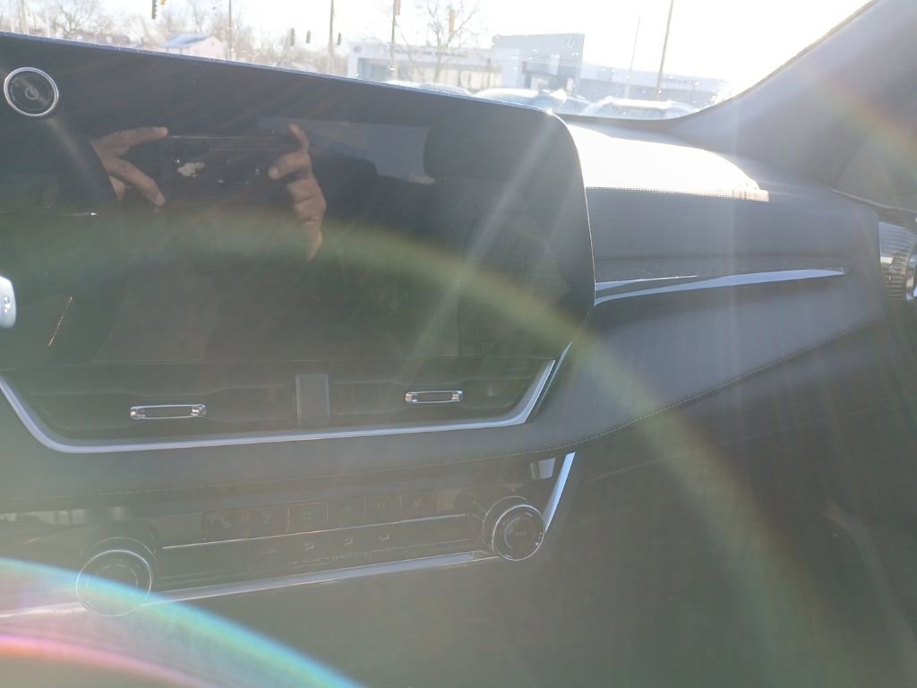 Used 2025 Chevrolet Equinox LT image 20