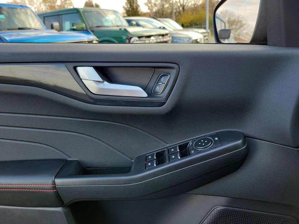 New 2026 Ford Escape ST-Line w/ Cold Weather Package image 18