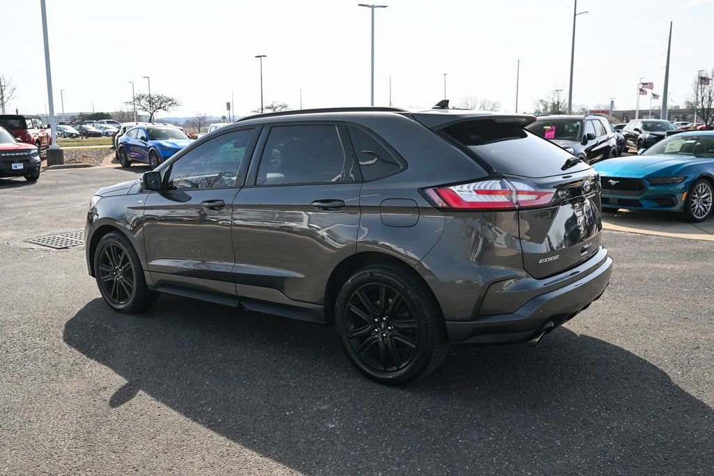 Used 2020 Ford Edge ST-Line w/ Cold Weather Package image 7