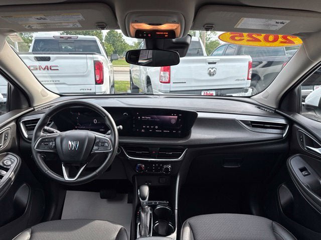 Used 2025 Buick Encore GX Preferred w/ Comfort Package FWD image 25