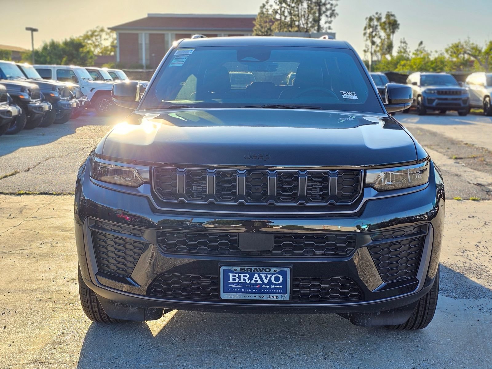 New 2026 Jeep Grand Cherokee Altitude image 2
