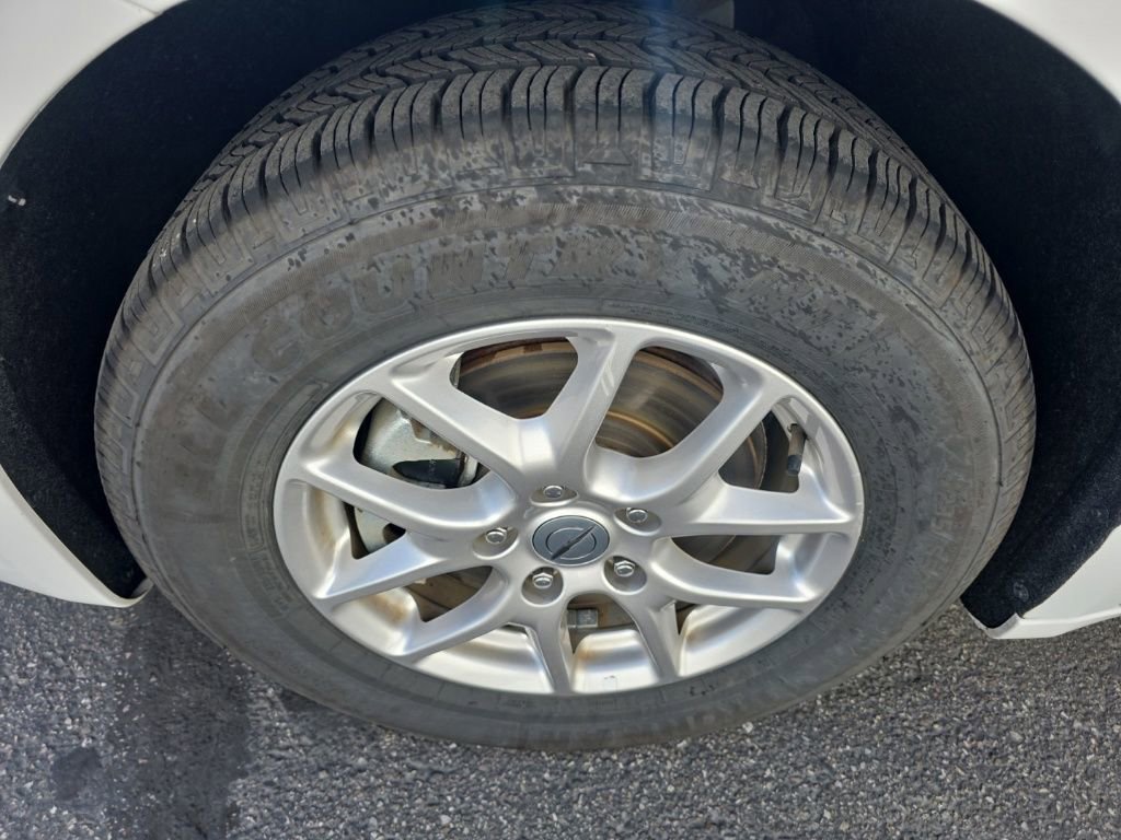 Used 2024 Chrysler Pacifica Touring-L image 10