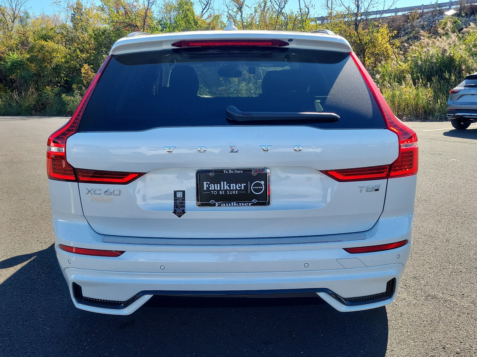 Certified 2025 Volvo XC60 T8 Plus w/ Protection Package Premier image 5