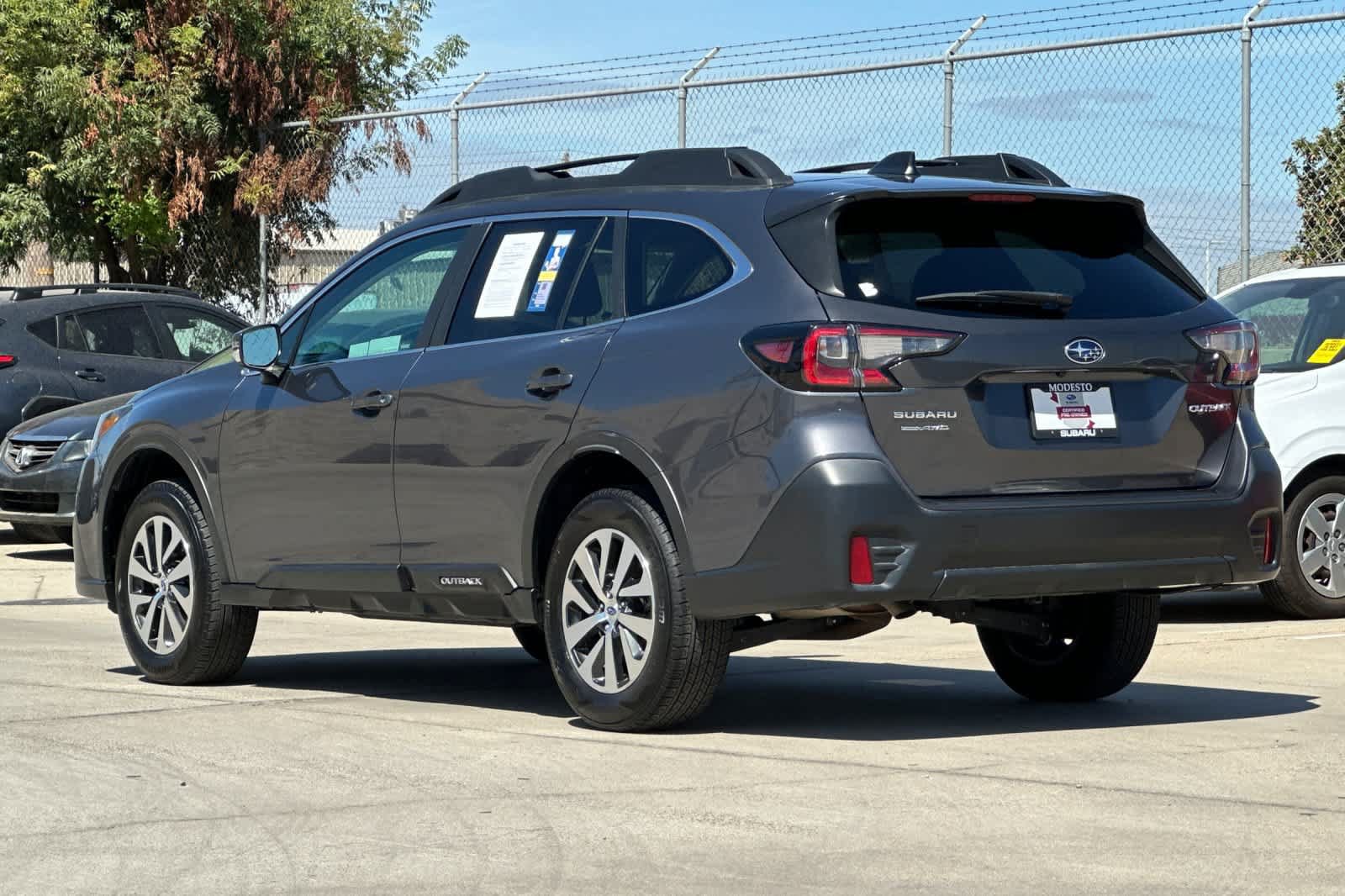 Used 2022 Subaru Outback Premium AWD/4WD image 5