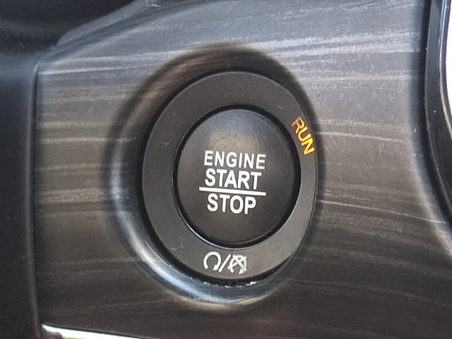Used 2019 Jeep Grand Cherokee Limited AWD/4WD image 23