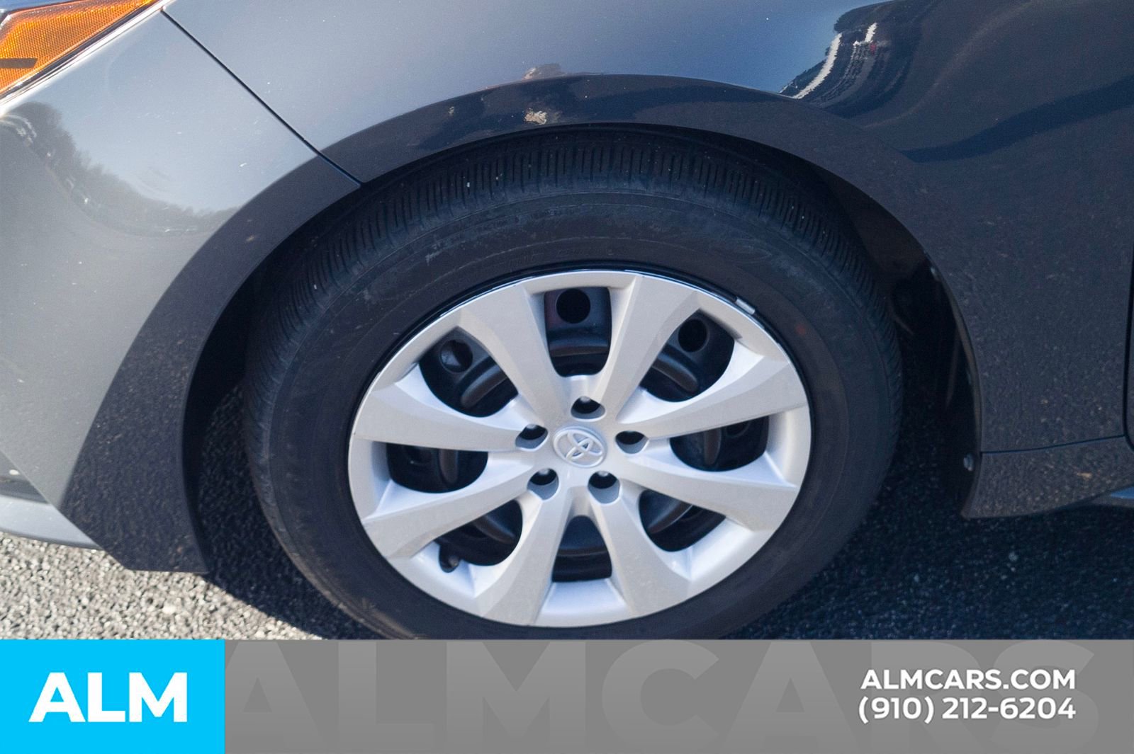 Used 2025 Toyota Corolla LE image 12