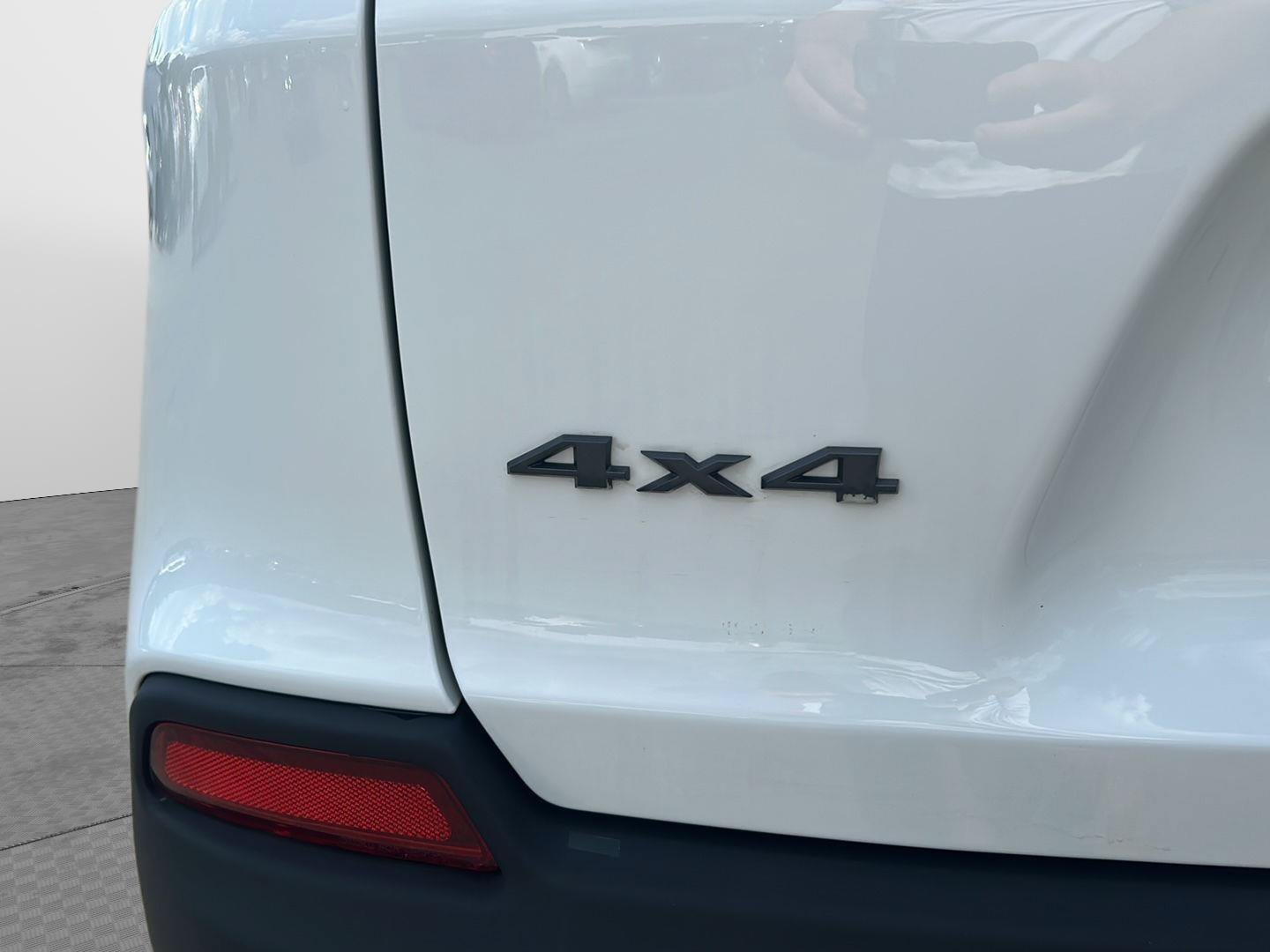 Used 2022 Jeep Cherokee Trailhawk AWD/4WD image 12