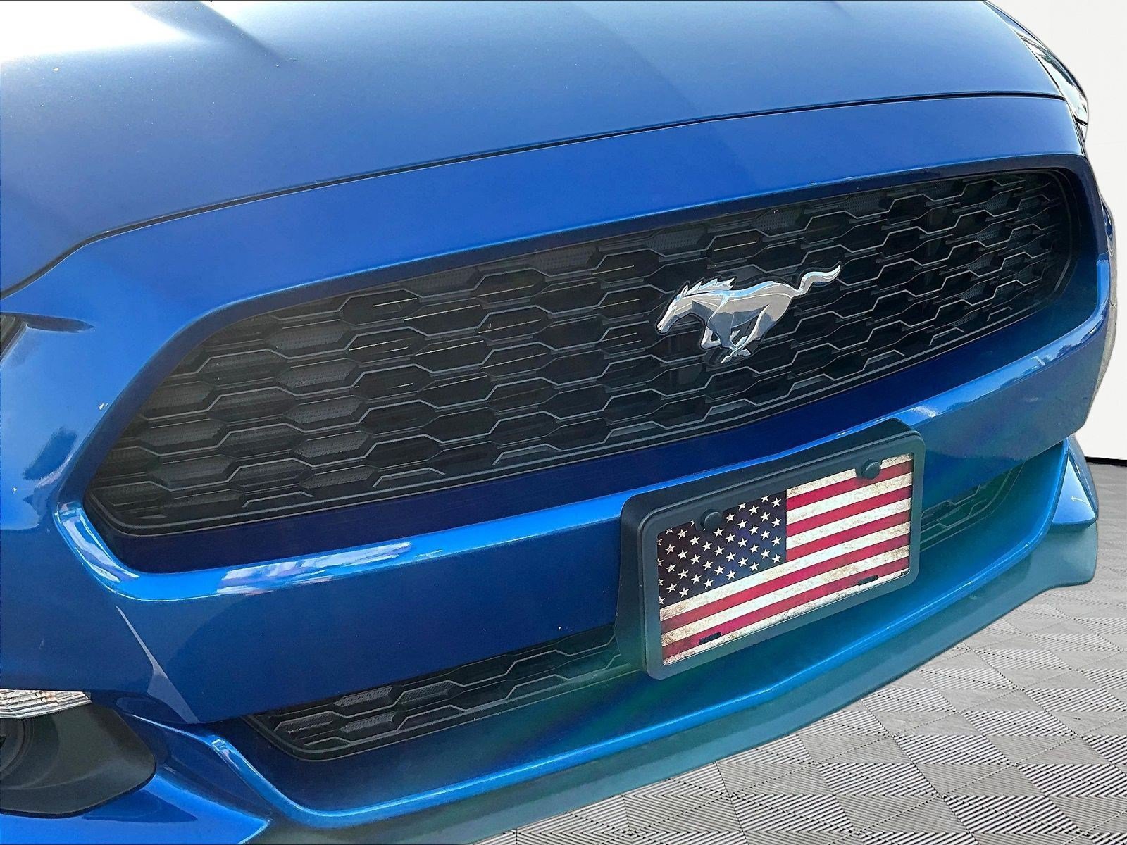 Used 2017 Ford Mustang Premium RWD image 32