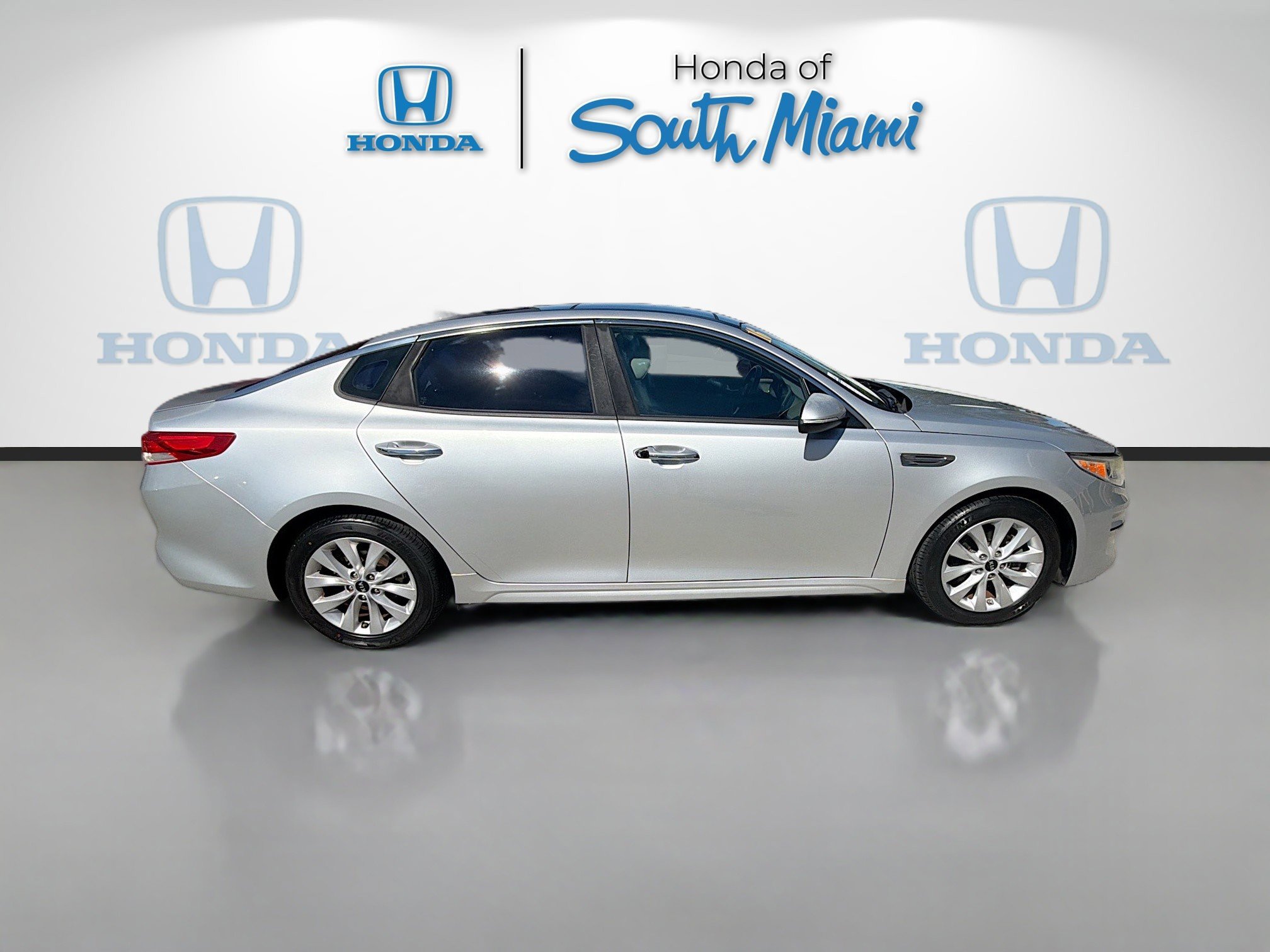 Used 2016 Kia Optima EX w/ Option Group 040 image 8