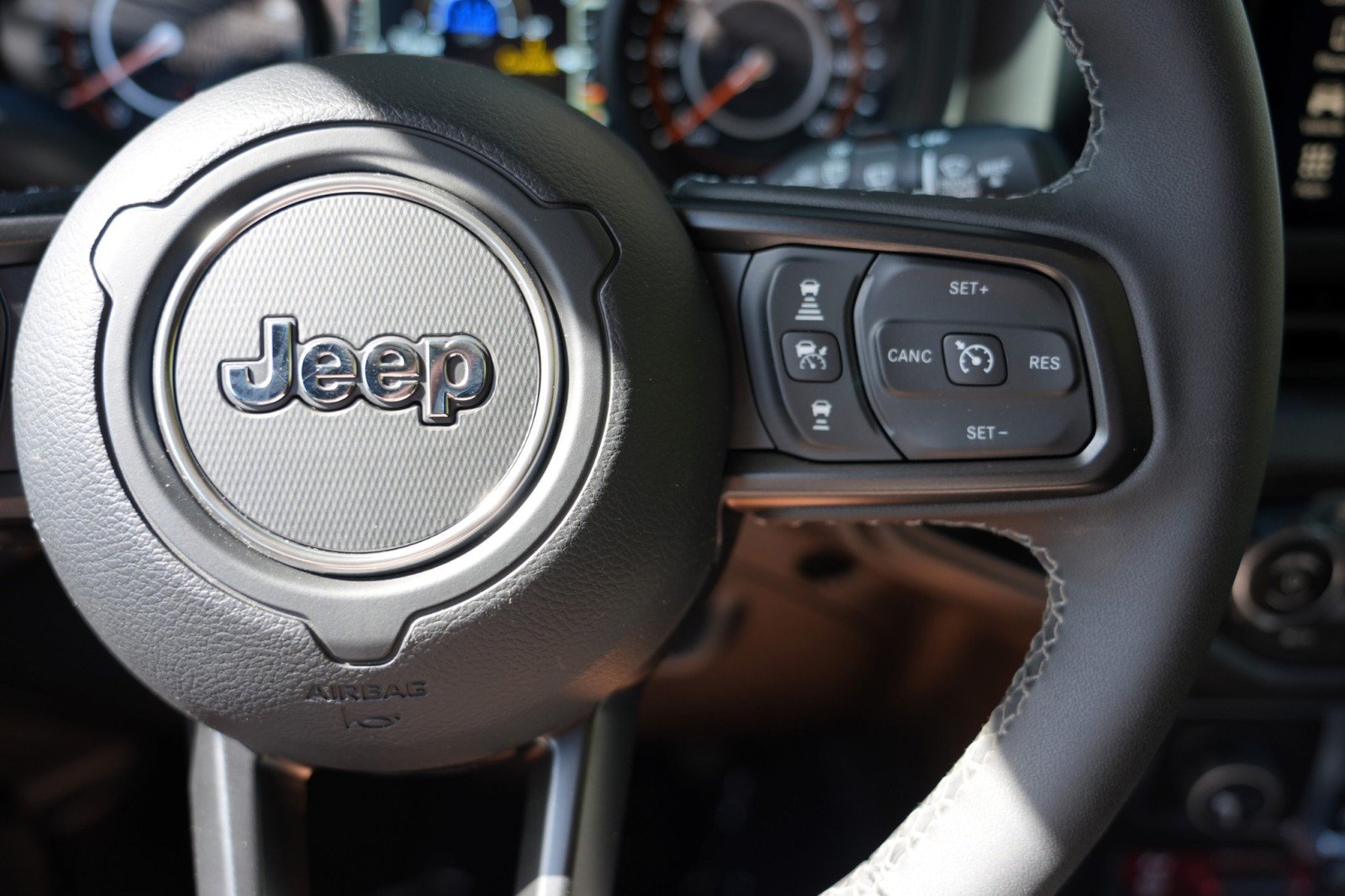 Used 2025 Jeep Wrangler Sport AWD/4WD image 23