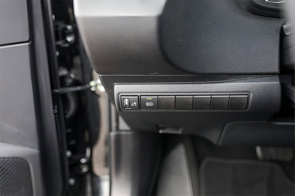 Used 2022 Toyota Corolla LE image 18