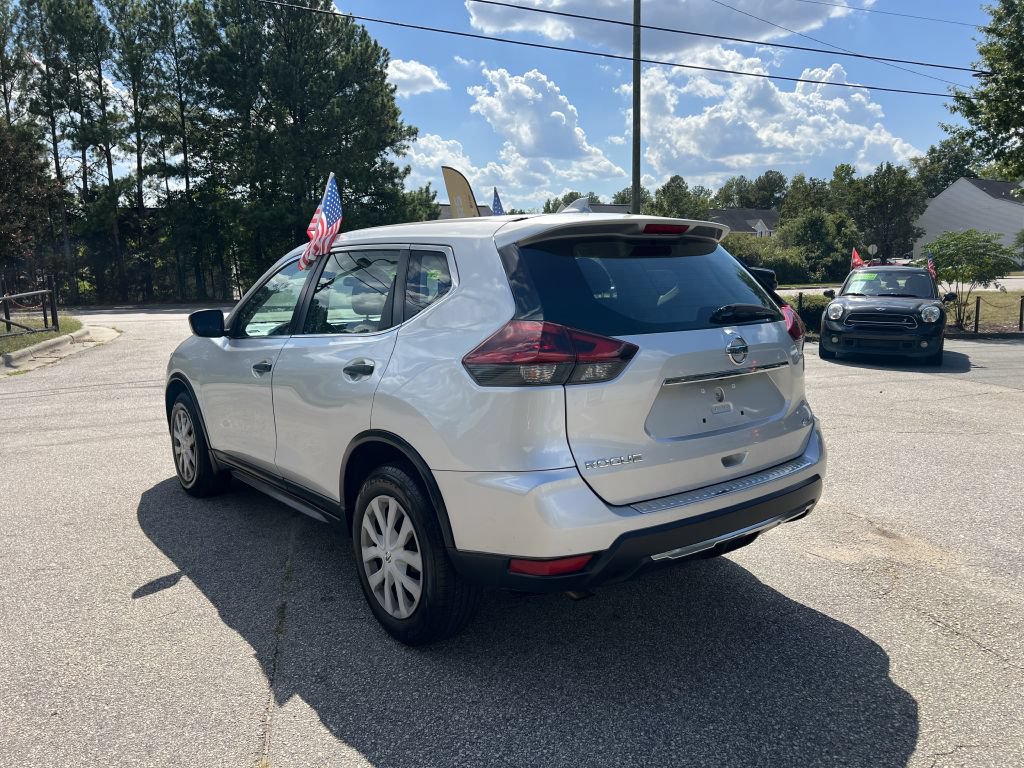 Used 2018 Nissan Rogue S AWD/4WD image 7