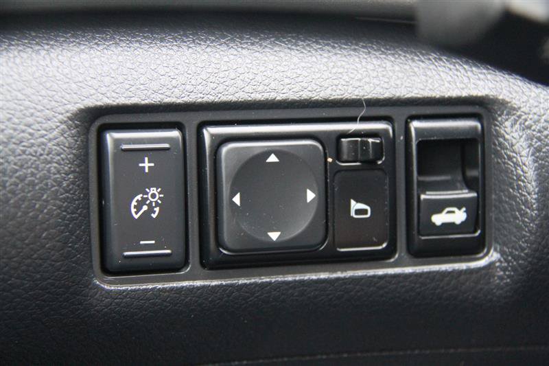 Used 2013 Nissan Sentra S FWD image 31