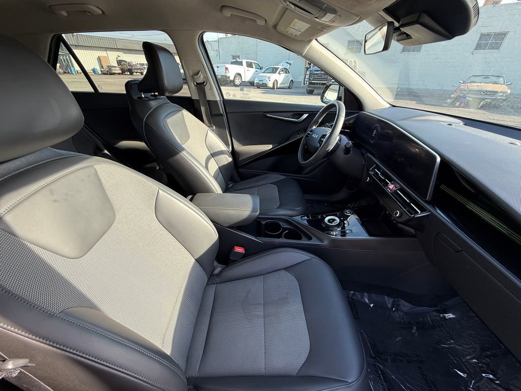 Used 2024 Kia Niro Wind FWD image 16