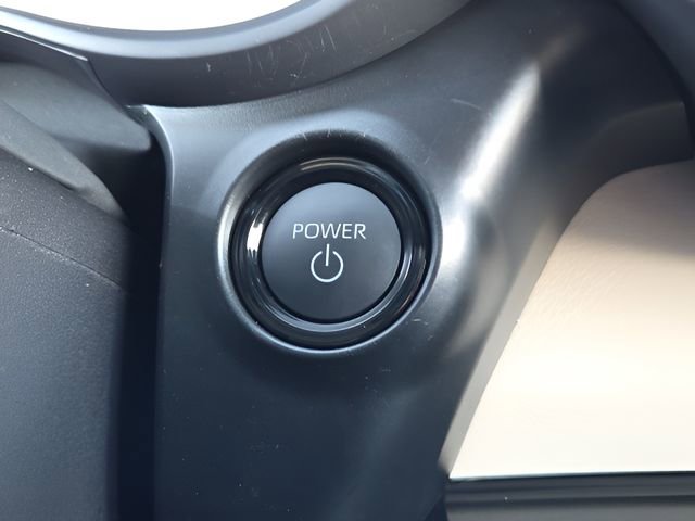 Used 2025 Toyota Sienna Limited image 32