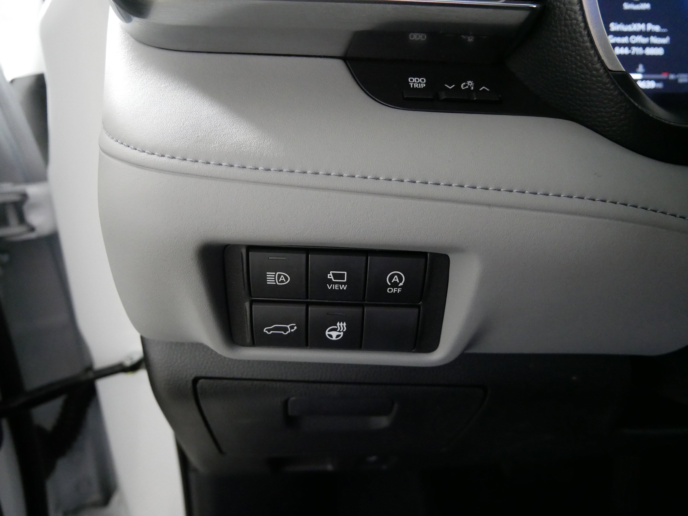 Used 2025 Toyota Highlander Limited image 26