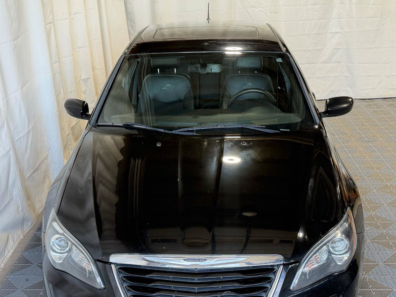Used 2012 Chrysler 200 S FWD image 3