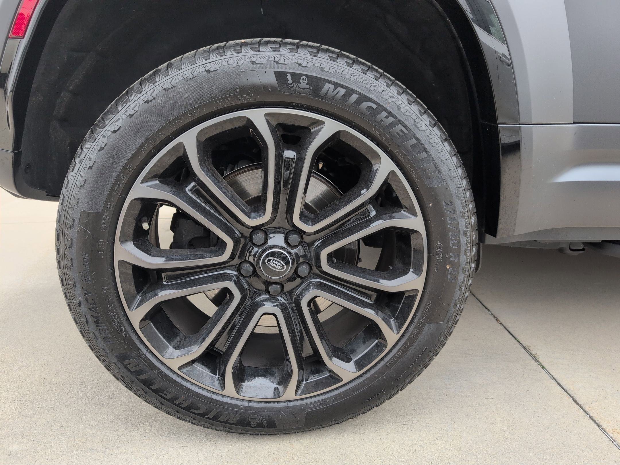 Used 2025 Land Rover Defender 110 image 12