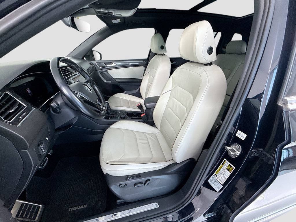 Used 2019 Volkswagen Tiguan SEL Premium R-Line w/ 3rd Row Seat Package AWD/4WD image 19