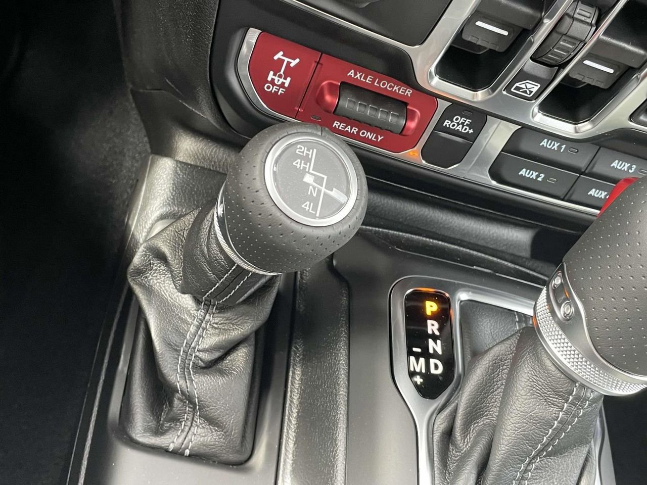 New 2025 Jeep Gladiator Mojave w/ Safety Group image 21