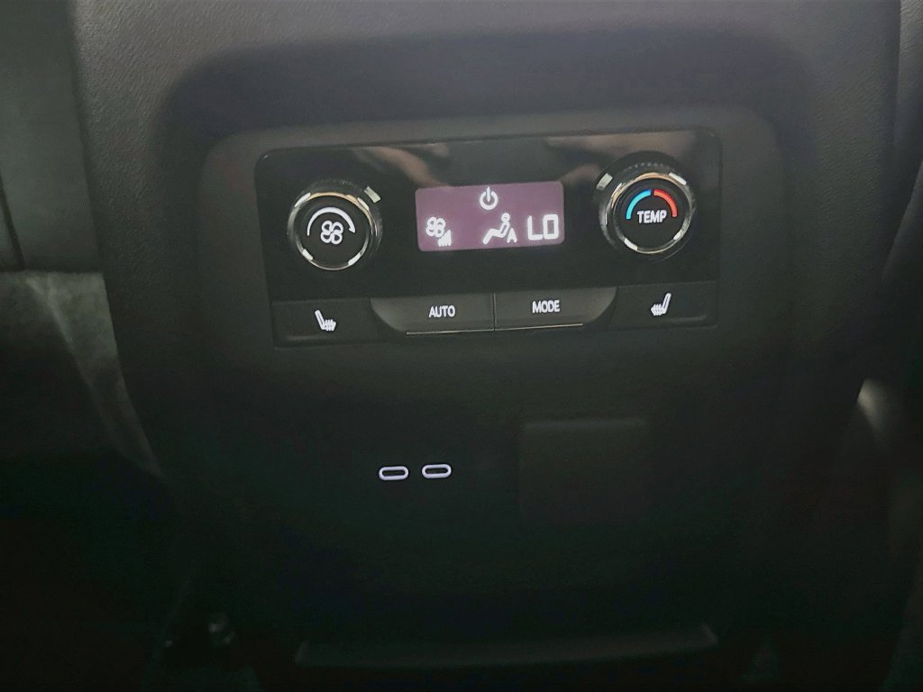 Used 2026 Chevrolet Traverse RS w/ LPO, Floor Liner Package FWD image 31
