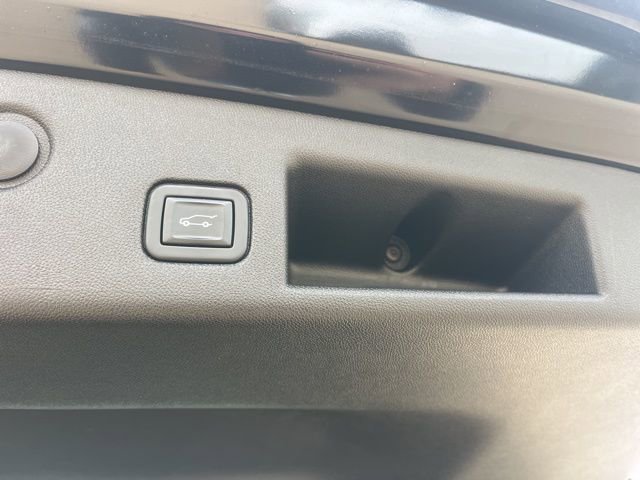 Used 2022 Chevrolet Equinox RS w/ LPO, Floor Liner Package image 45