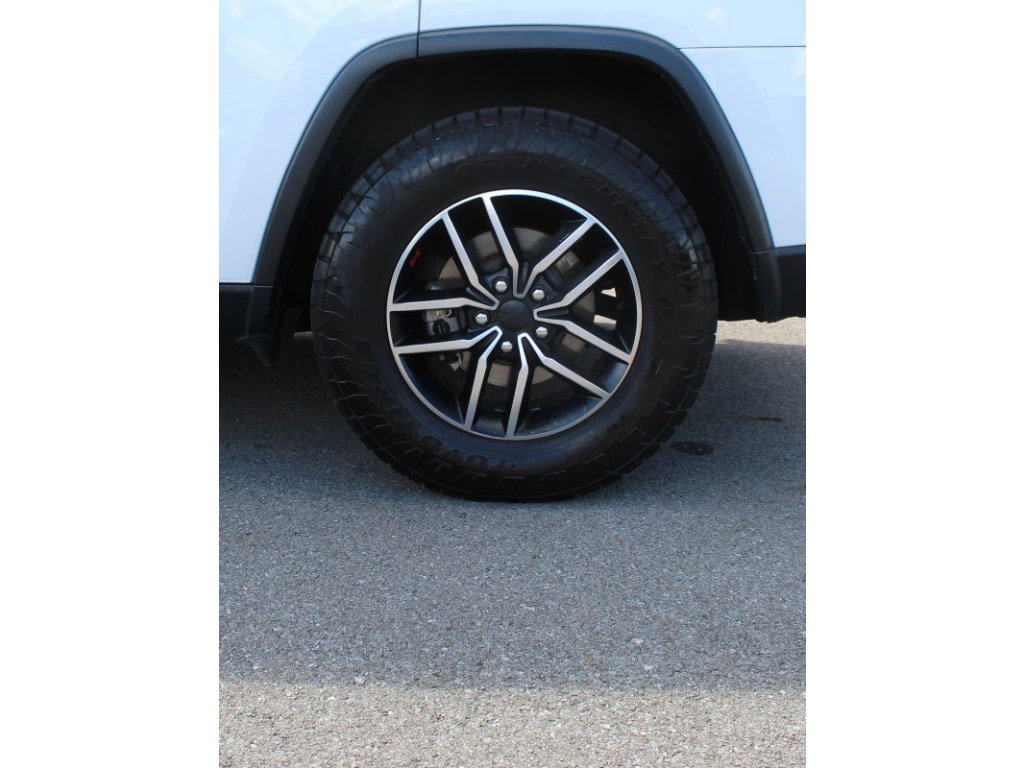Used 2019 Jeep Grand Cherokee Trailhawk AWD/4WD image 8