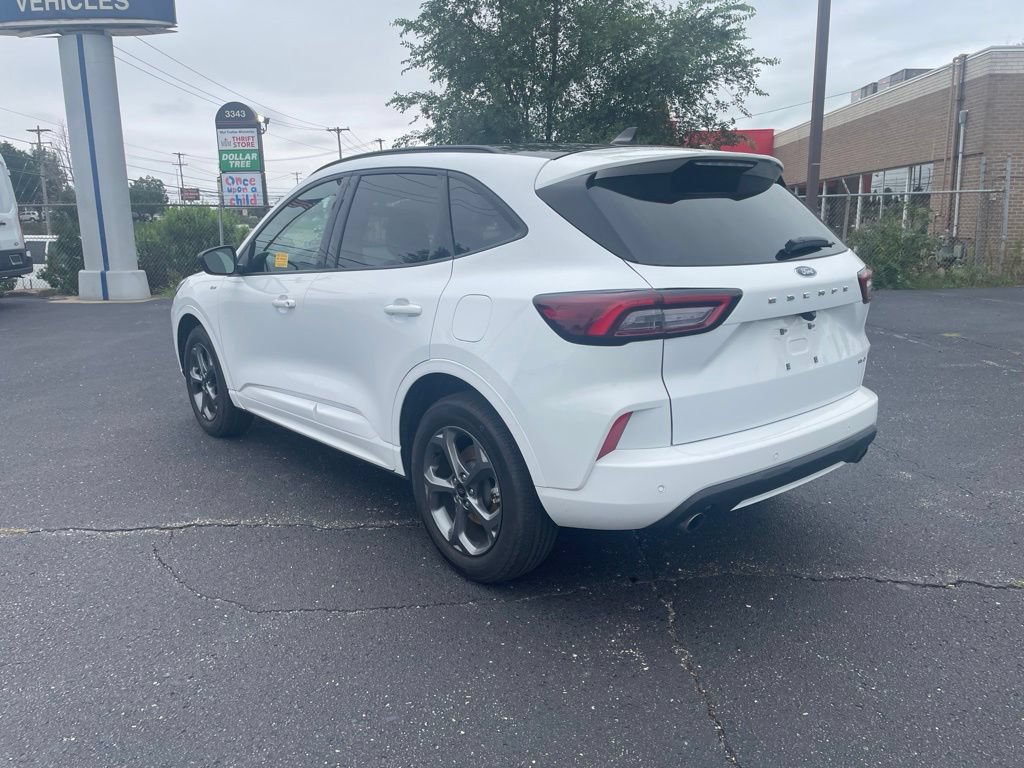 Used 2023 Ford Escape ST-Line w/ Tech Pack #1 AWD/4WD image 7