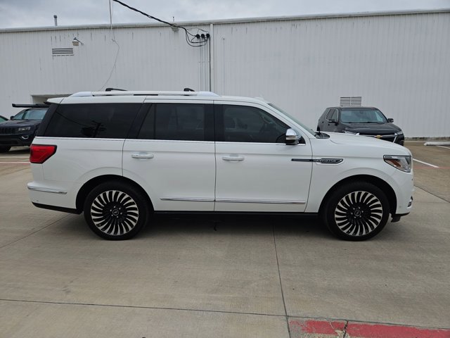 Used 2021 Lincoln Navigator Black Label w/ Cargo Convenience Package image 4