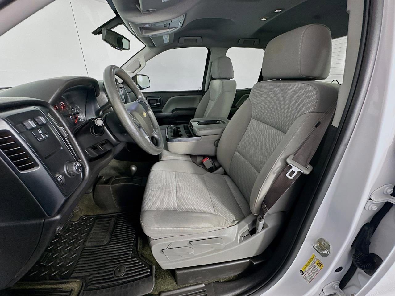 Used 2017 Chevrolet Silverado 1500 Custom w/ Custom Convenience Package AWD/4WD image 31