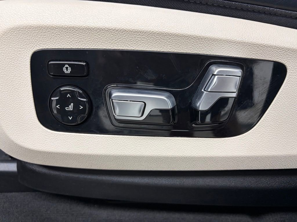 Used 2022 BMW X5 M50i w/ Executive Package image 13