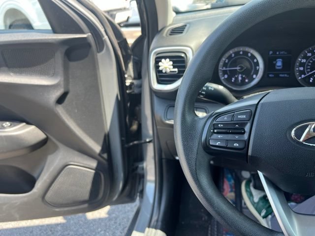 Used 2021 Hyundai Venue SE FWD image 21