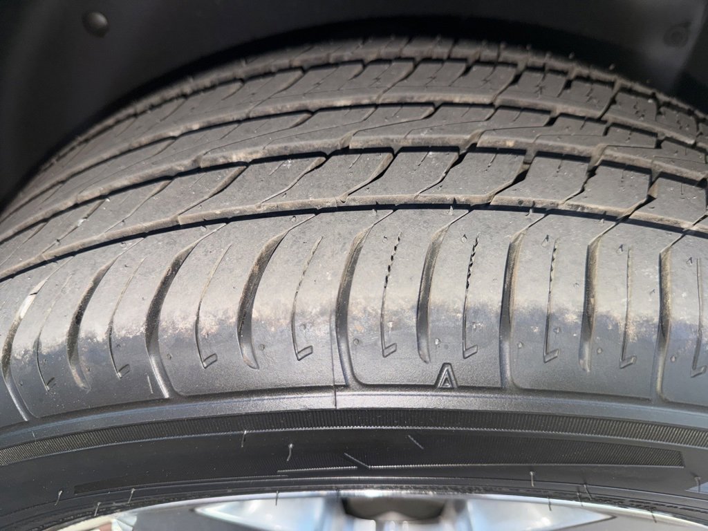 Used 2013 Ford Edge Limited image 27