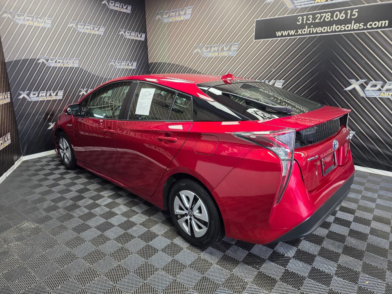 Used 2017 Toyota Prius Three FWD image 10