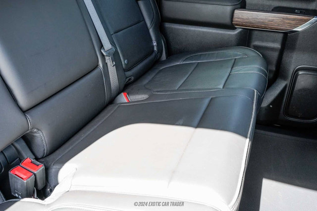 Used 2019 Chevrolet Silverado 1500 High Country w/ Technology Package AWD/4WD image 46
