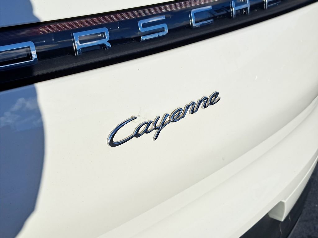 Used 2023 Porsche Cayenne Coupe image 5