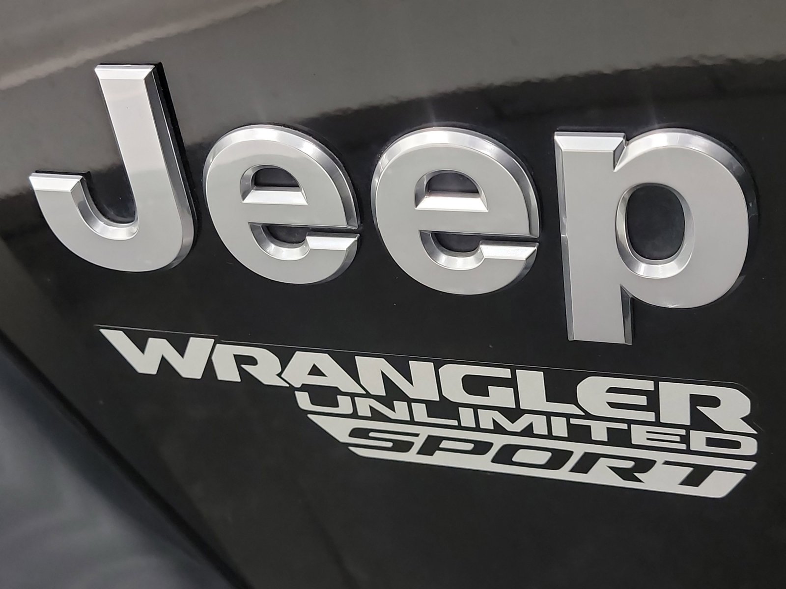 Used 2018 Jeep Wrangler Unlimited Sport image 35