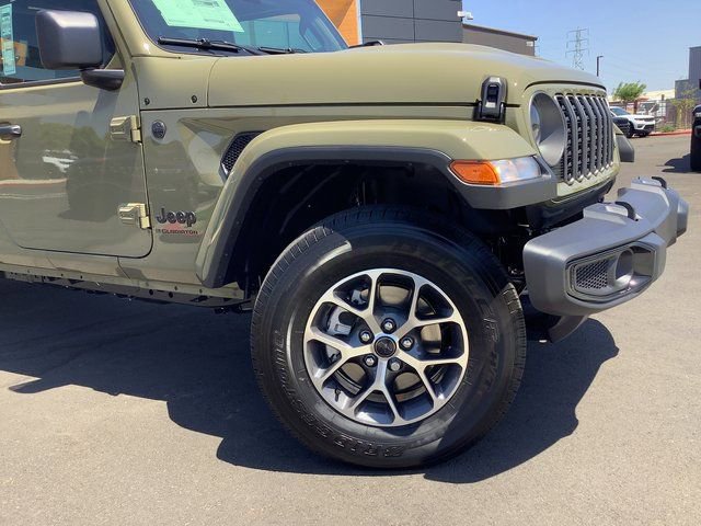 New 2025 Jeep Gladiator Sport image 3