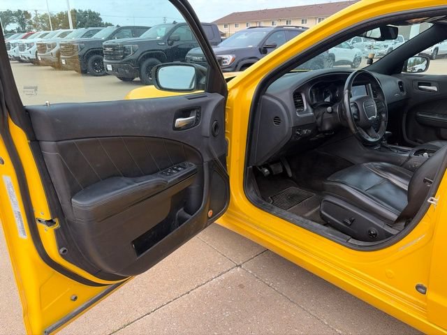 Used 2017 Dodge Charger SXT w/ AWD Plus Group image 9