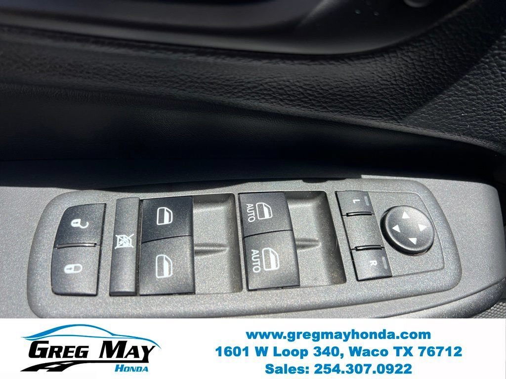 Used 2022 Jeep Cherokee Trailhawk w/ Premium Leather Package AWD/4WD image 24