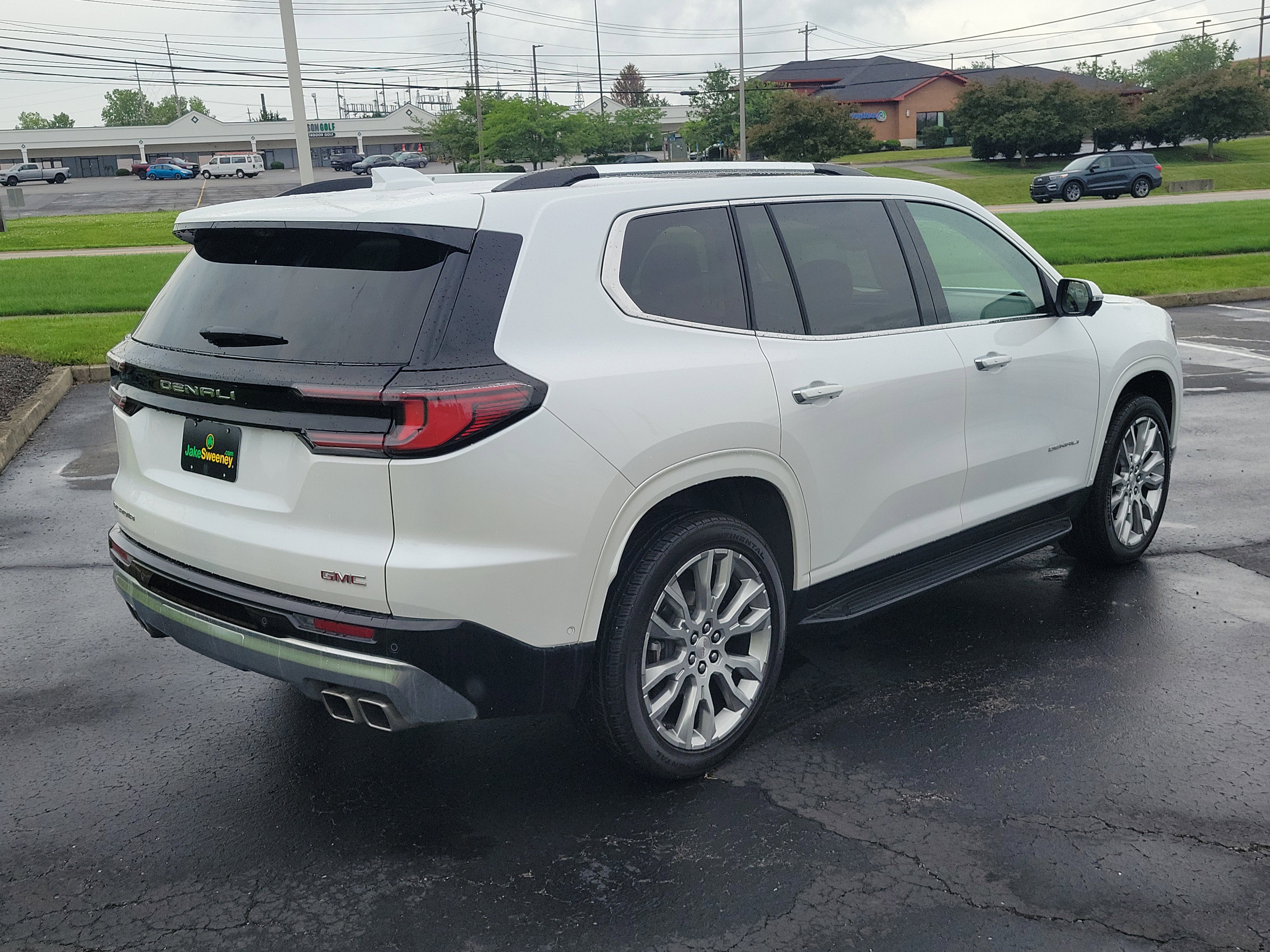 Used 2025 GMC Acadia Denali w/ Super Cruise Package FWD image 4