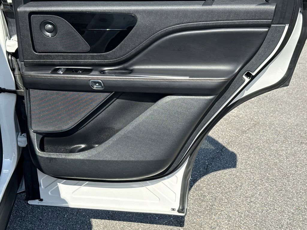 Used 2023 Lincoln Aviator Reserve image 16