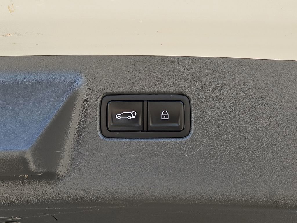 Used 2025 Hyundai Santa Fe SEL AWD/4WD image 12