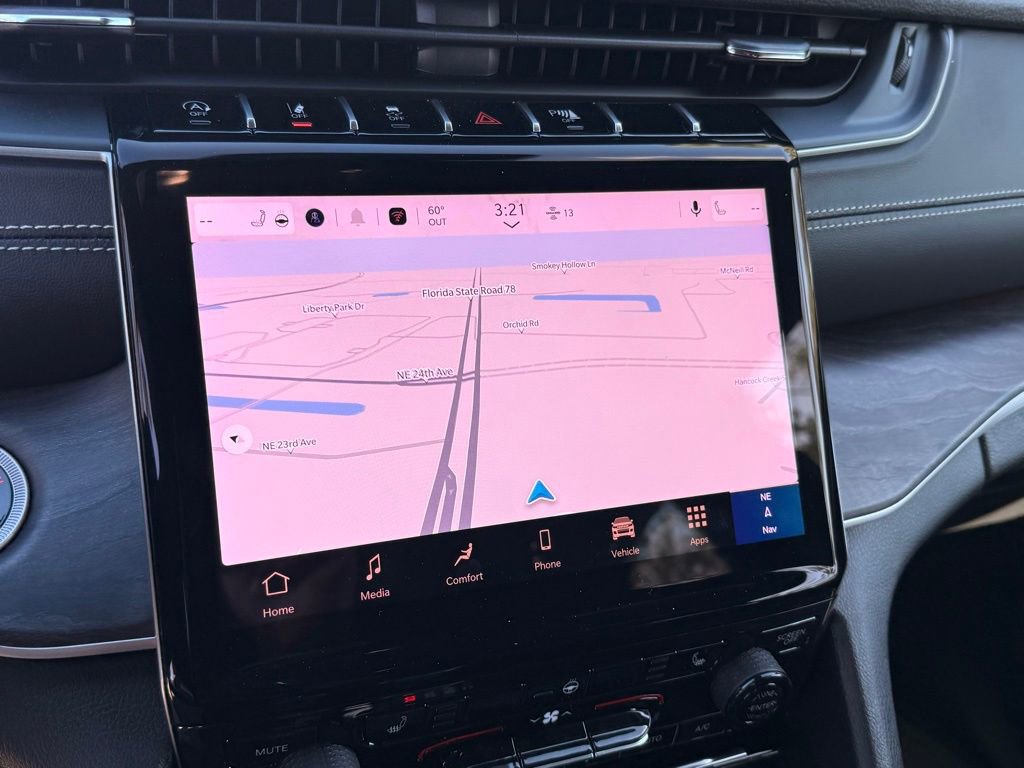 Certified 2025 Jeep Grand Cherokee Limited image 13